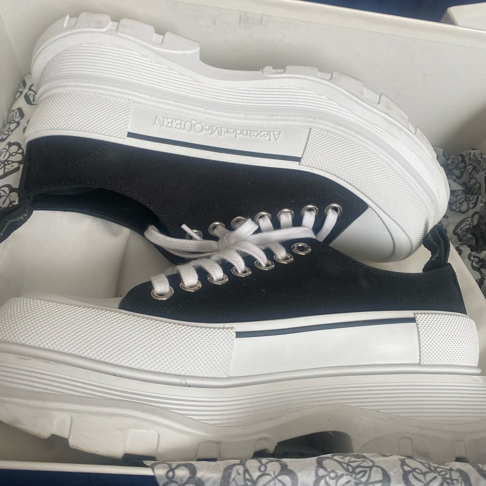 Alexander Mcqueen Boots size 9